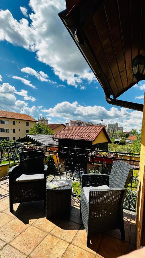 Apartamento Leto House Târgu Jiu Exterior foto