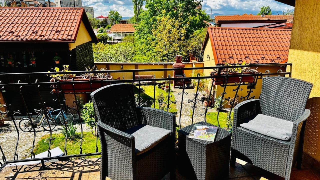 Apartamento Leto House Târgu Jiu Exterior foto