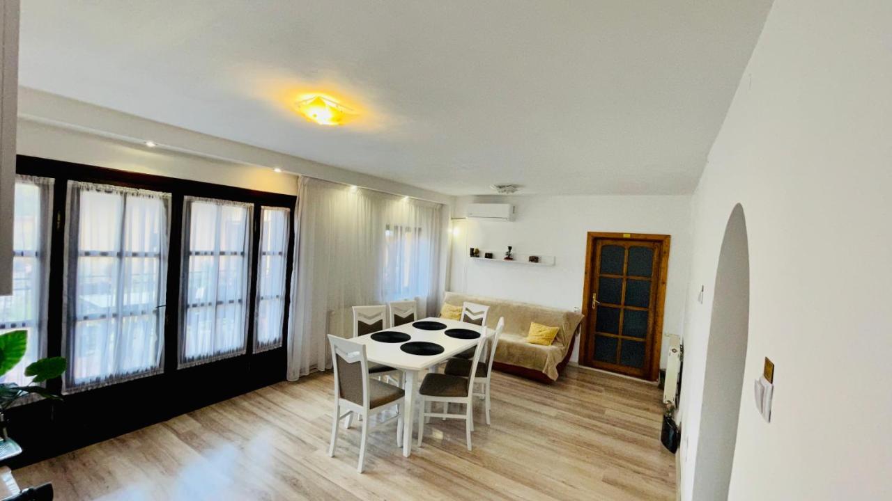 Apartamento Leto House Târgu Jiu Exterior foto