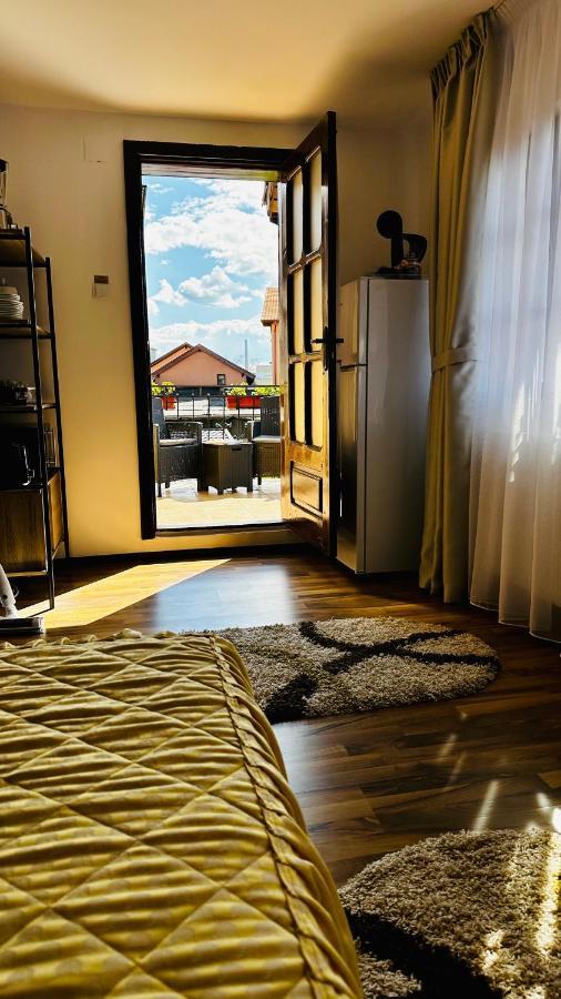 Apartamento Leto House Târgu Jiu Exterior foto