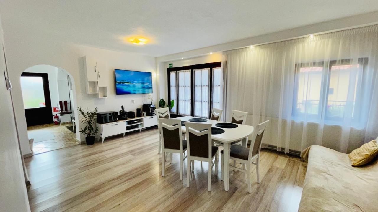 Apartamento Leto House Târgu Jiu Exterior foto